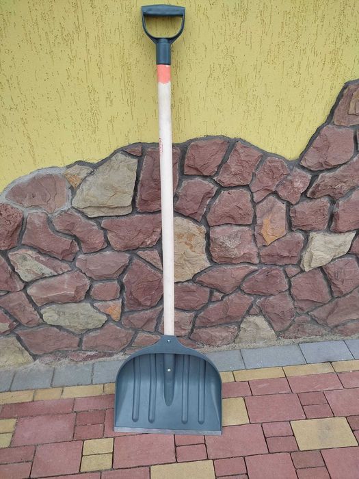 Лопата для снігу з держаком "GARDENER"