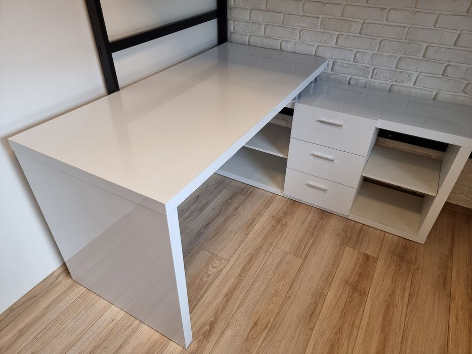 Rezerwacja Biurko do pracy/dla dziecka