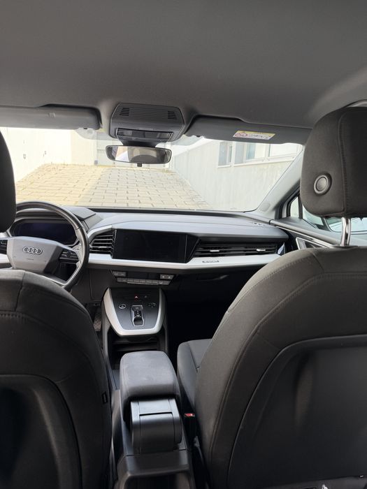 Audi Q4 etron 204cv bateria 82kWh com garantia até 2030. Impecável. Garantia 12 meses. Nacional. Revisões na Audi. Pneus novos Hankook
