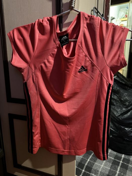 Продаю спортивный костюм женский