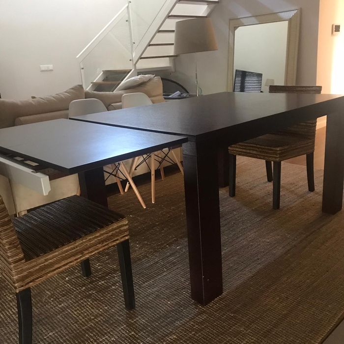 Mesa wengué em bom estado