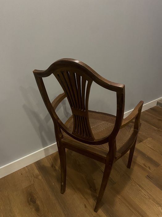 Cadeira Vintage de Madeira Maciça