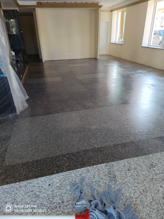 Ladrilhador sob orçamento