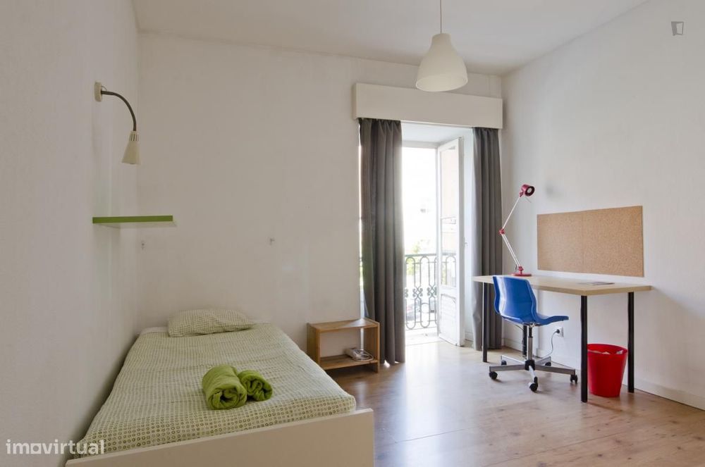 Quarto - localizado em Intendente Lisbon