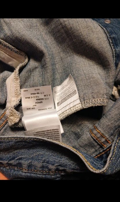 Kurtka jeansowa "Levi's", rozmiar S/M, w dobrym stanie. Pozdrawiam.