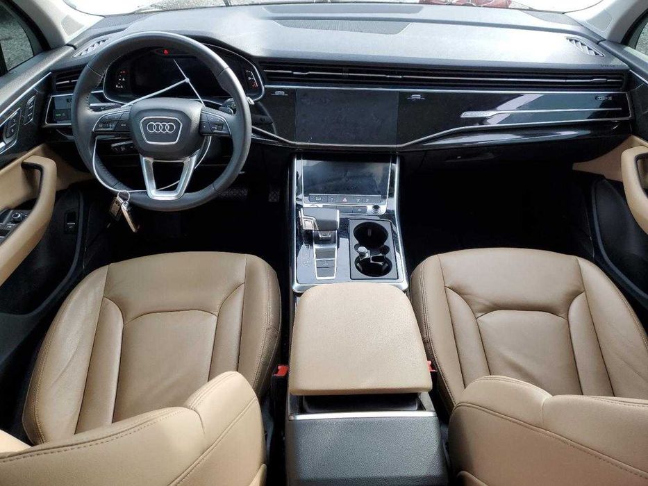 Audi Q7 Premium Plus SR 2020 року - розкішний 7-місний кросовер