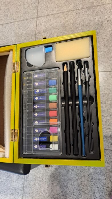 Mala Kit Gigante de Colorir e Pintar Criança Imaginarium (Como nova)
