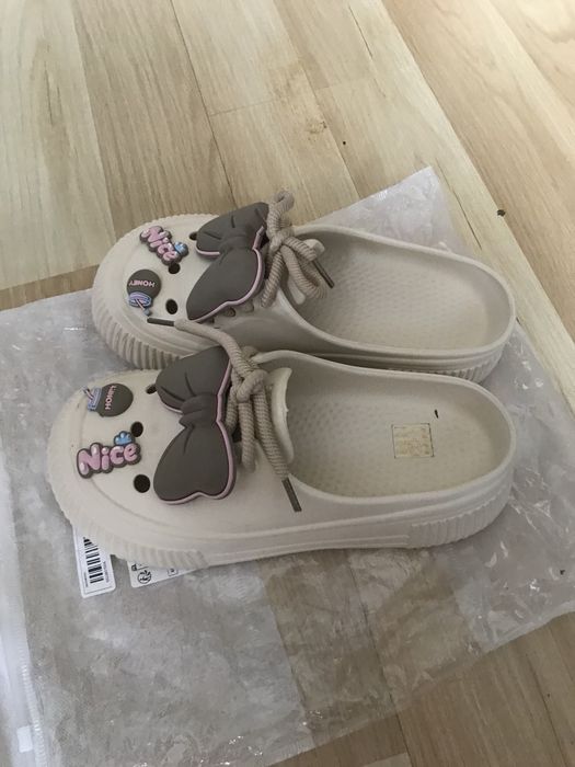 Klapki damskie ozdobne Butik r. 39-40