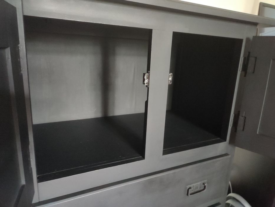 Conjunto móveis CERN (cómoda + mesas de cabeceira) - preto