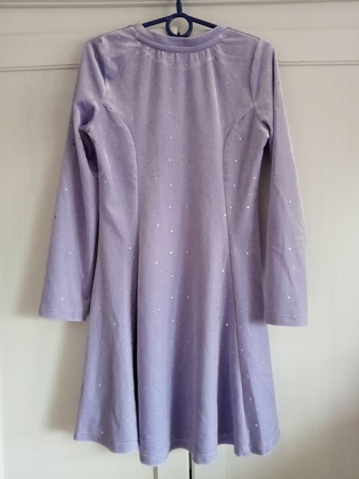 Sukienka z długim rękawem na 8-9 lat