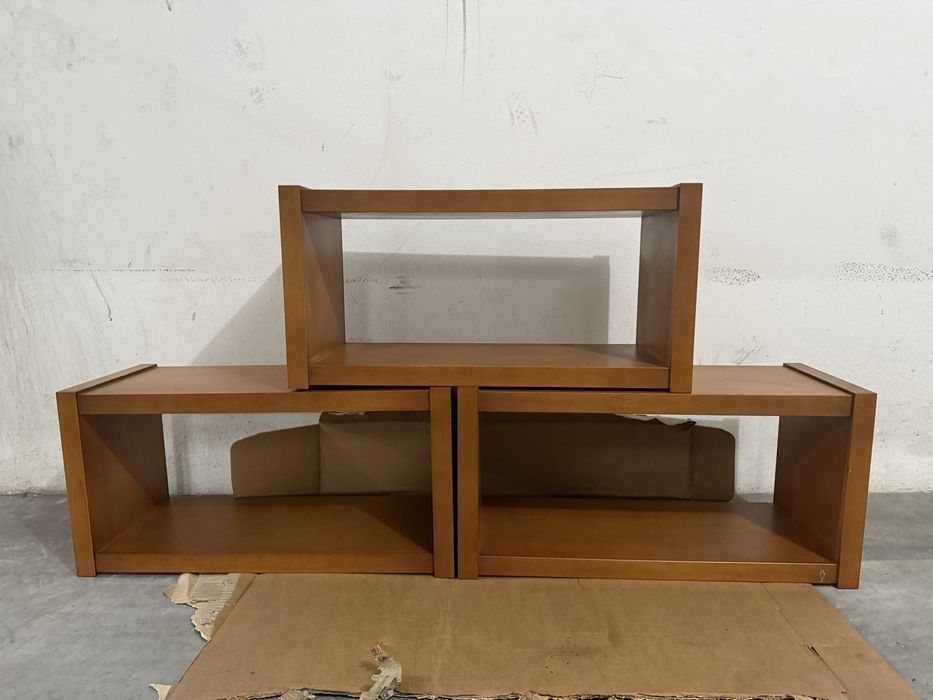 Conjunto de 3 cubos de parede em madeira