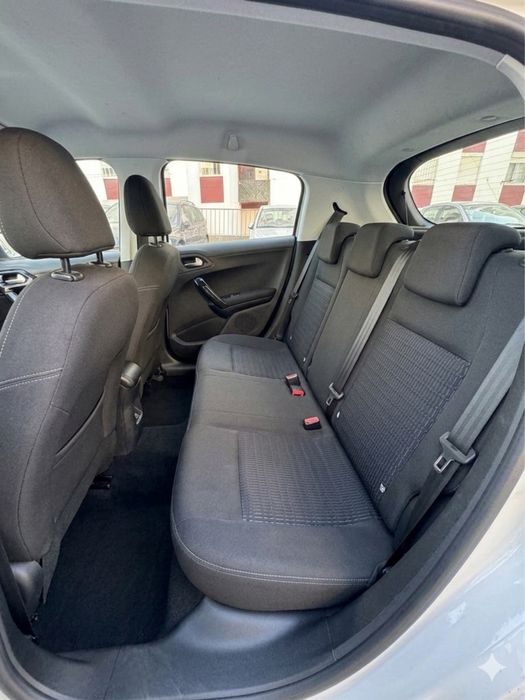 Peugeot 208 1.6 BlueHDI 92cv (2014) – Excelente Estado, Muito Económico
