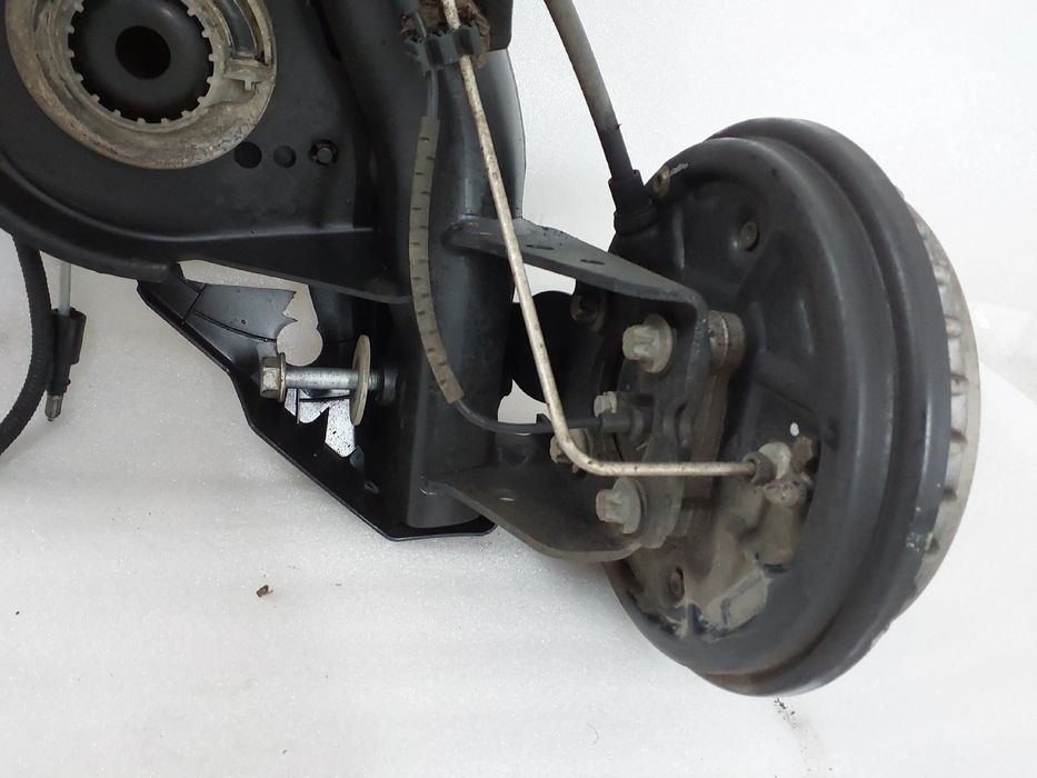 Eixo traseiro tambor RENAULT Clio V (BF_)