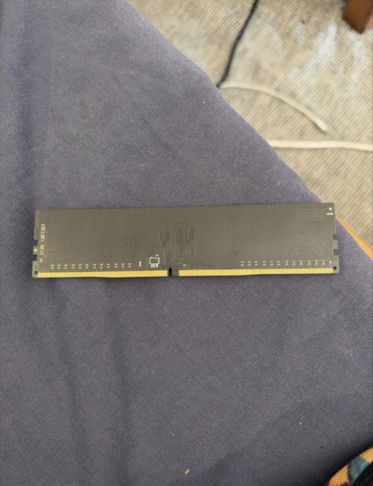 Teamgroup DDR4 8gb ram 2400 MHz