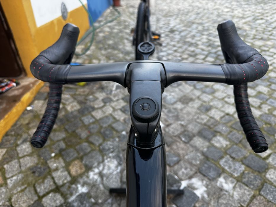 Trek Madone SL 6.  T 52 de 11 Velocidades