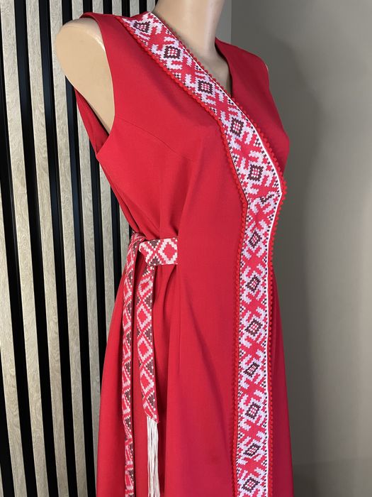 Сукня-вишиванка з орнаментом