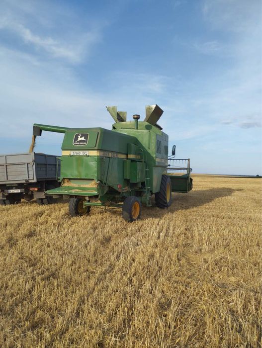 Комбайн John Deere 1055