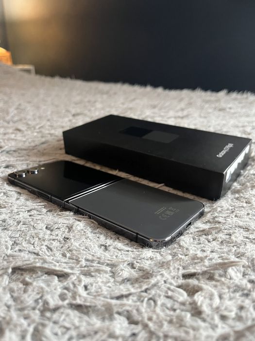 Samsung Galaxy Z Flip 5 8GB/512 GB Graphite
