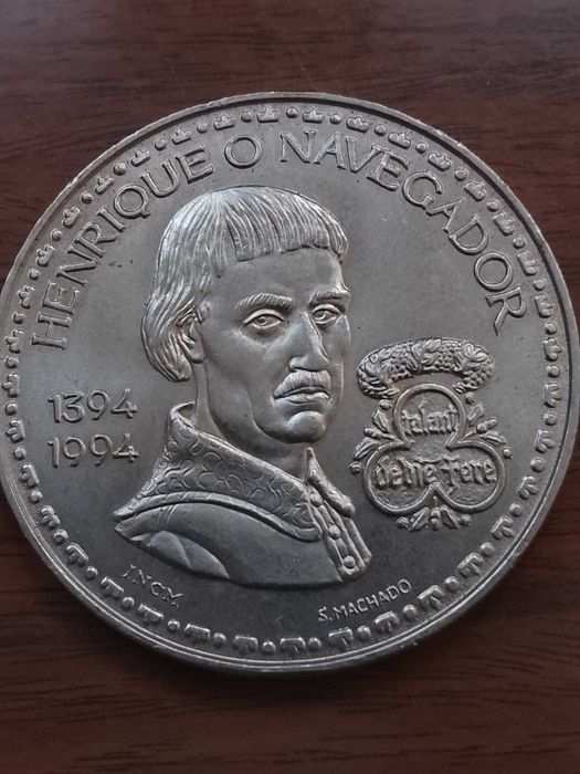 Moedas de 200 escudos(5) em cupro-niquel