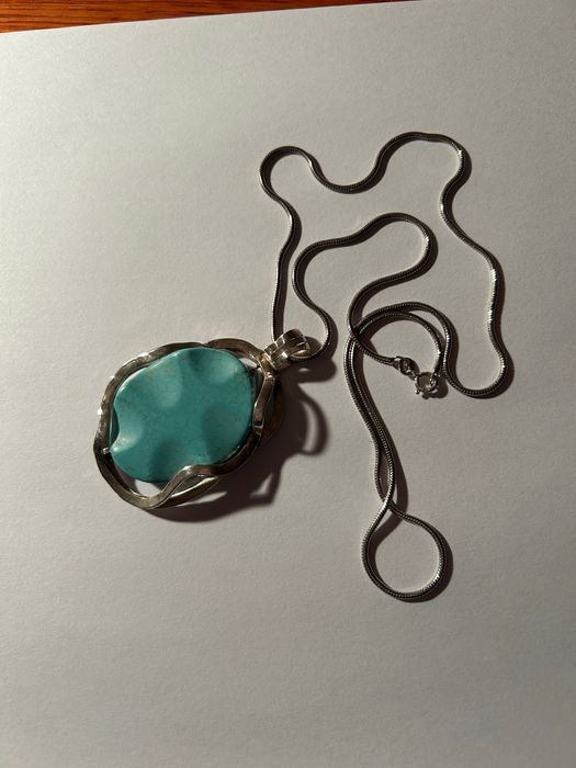 naszyjnik srebrny z niebieskim kamieniem