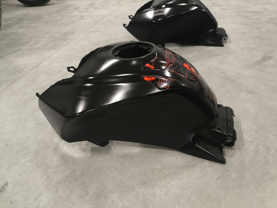 Aprilia RS4 tuono nakładka baku