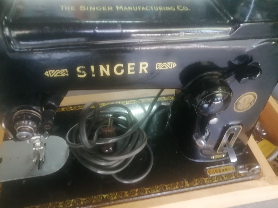 Maquina costura Singer a funcionar Antigo