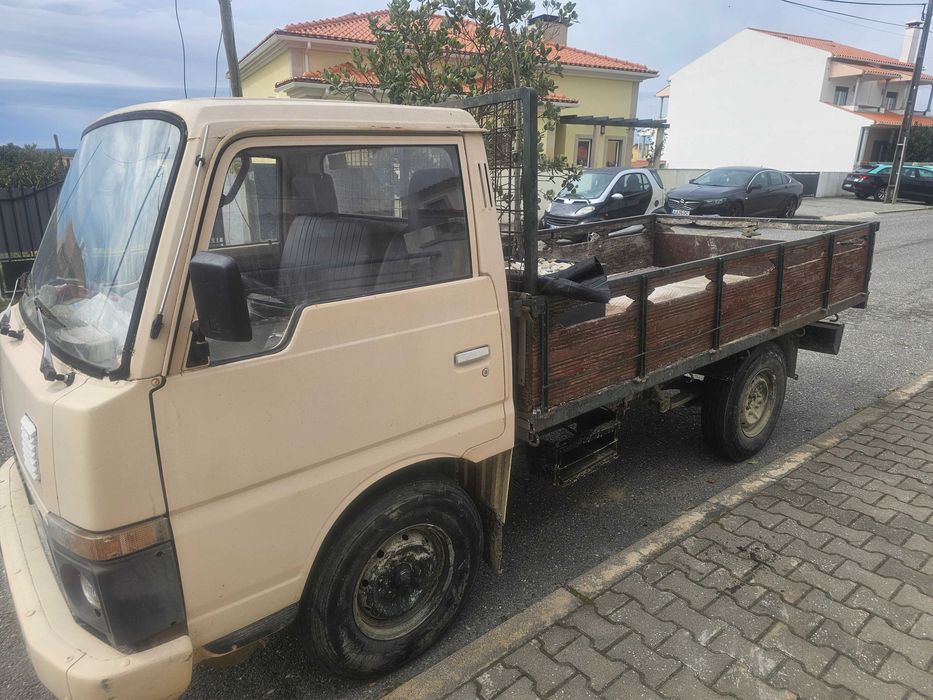 Nissan cabstar. Com 215 mil