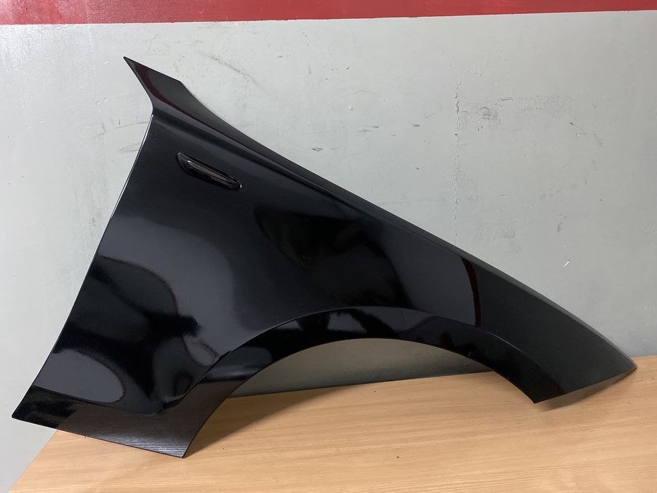 Bmw 1 E88 Błotnik Prawy kierunkowskaz E87 E81 E82