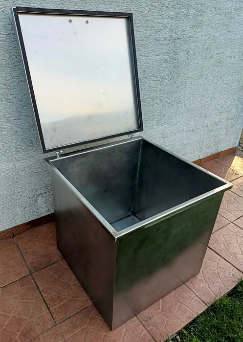 Zbiornik wanna nierdzewna do odlakierowywania felg.