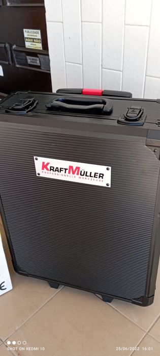 Promoção: Mala de ferramentas troley 226pcs