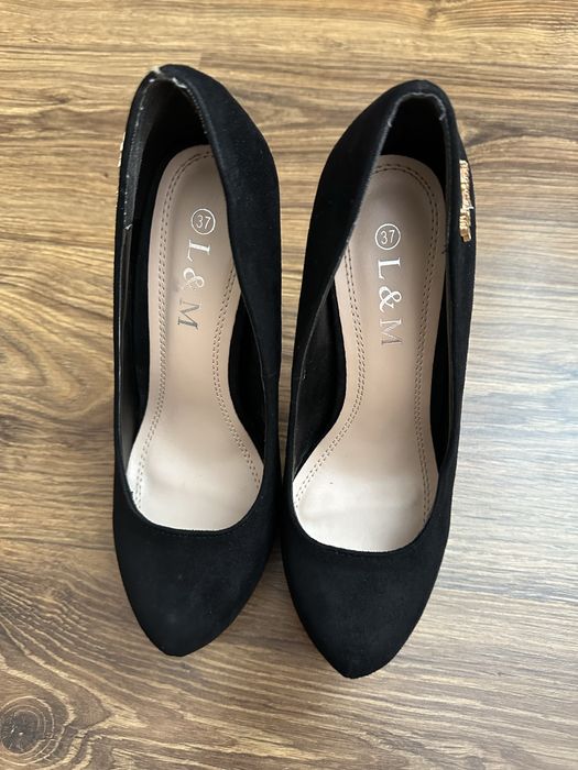 Жіночі чорні туфлі на підборах