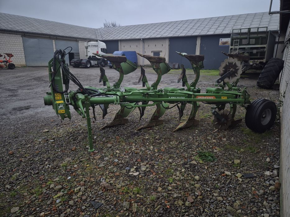 Pług Amazone Cayros 4 skibowy.