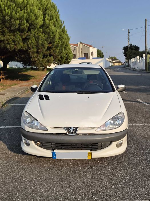 Peugeot 206 HDi 90cv - 2 lugares branco com 332.000 Km