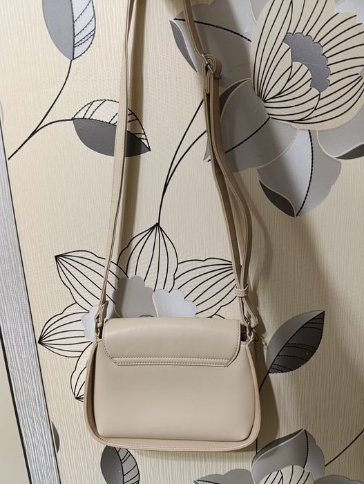 Сумка Louis Vuitton і бежева сумка