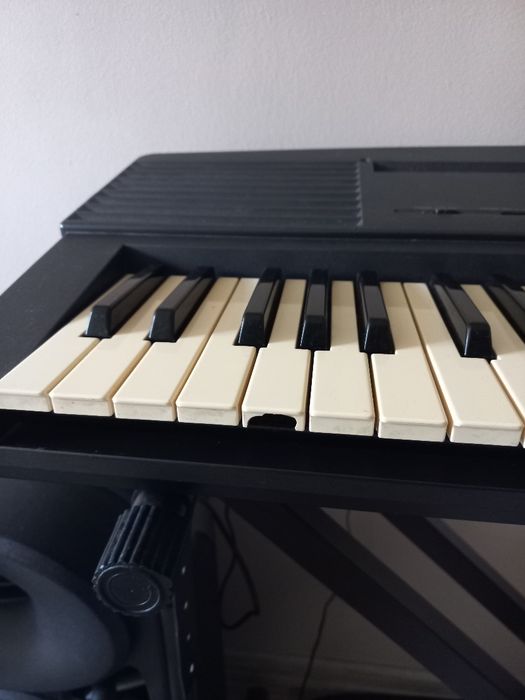 Yamaha keyboard, stojak