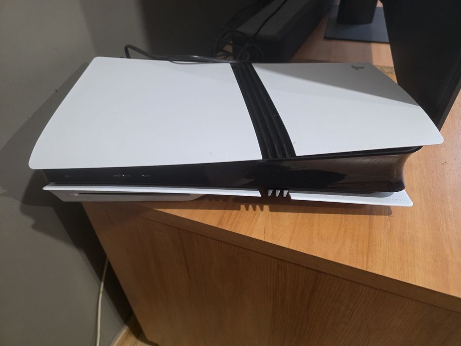 Playstation 5 pro z napędem