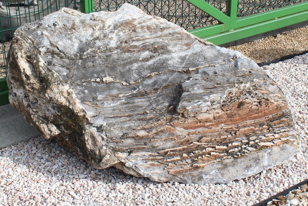 Bryła kamienna Makedon, kameń Makedon, monolit do ogrodu