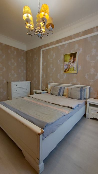 Продам 2к. Центр Д. Яворницького 125