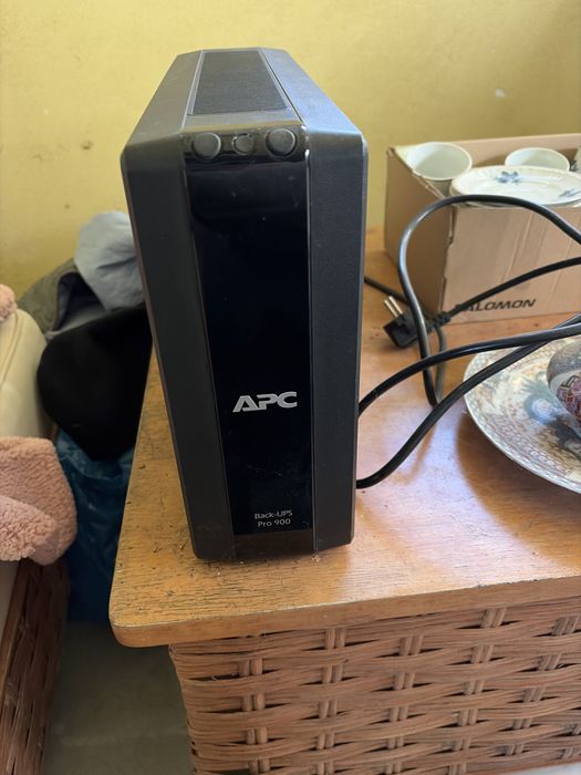 UPS APC Pro 900 bateria podtrzymująca