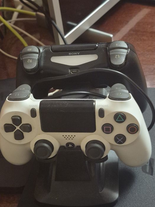 Приставка ,цена 8000( торг)