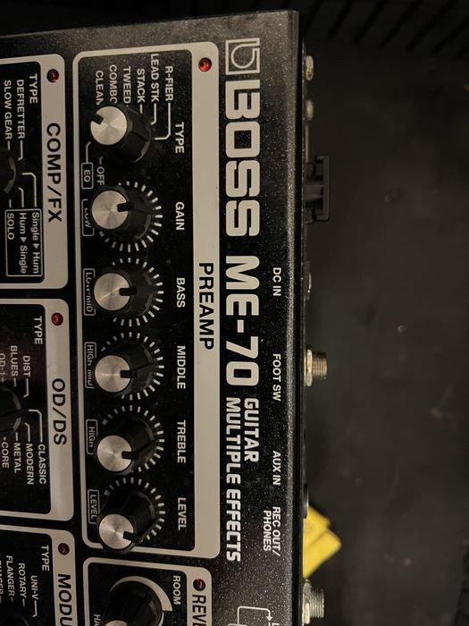 Pedaleira Multi-Efeitos Boss ME-70