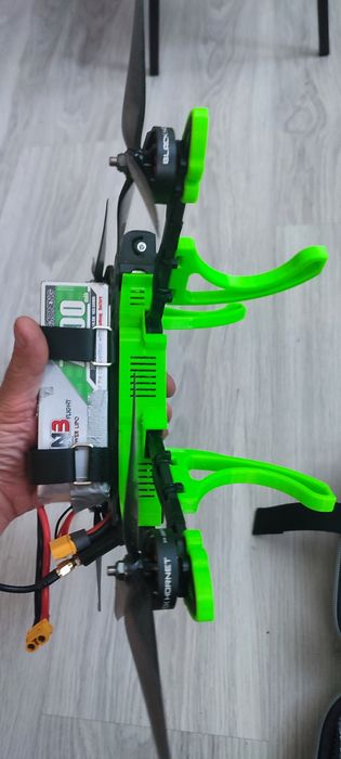 Продам Квадрокоптер FPV ціну уточняйте