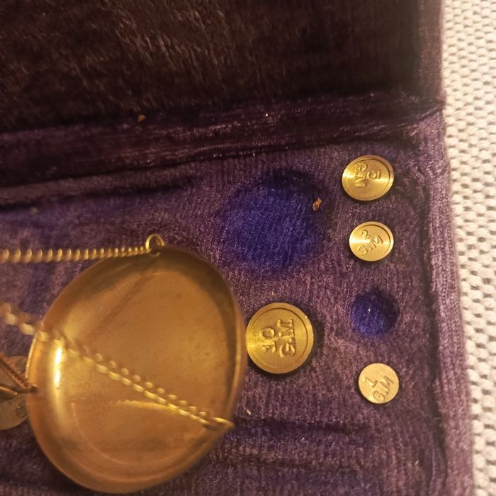 W waga stara indyjska z odważnikami z mosiądzu początek 19 wieku