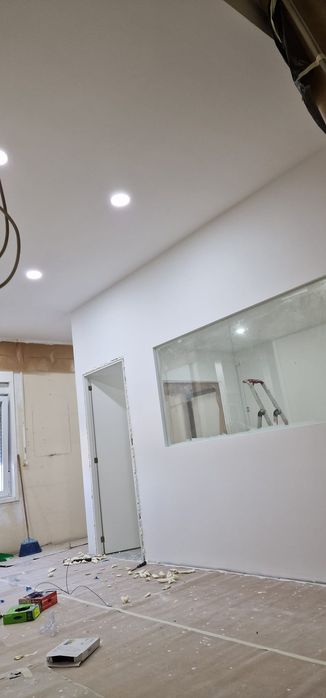 Remodelações & Construção Civil 

Qualidade, Rigor e Acabamentos Profissionais

Realizamos trabalhos de construção civil e remodelação com elev