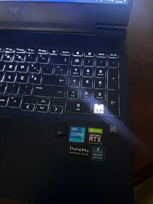 HP Victus 16 (i5-11400H / RTX 3060 / 16GB RAM / Ecrã 144Hz) PREÇO NEGOCIÁVEL