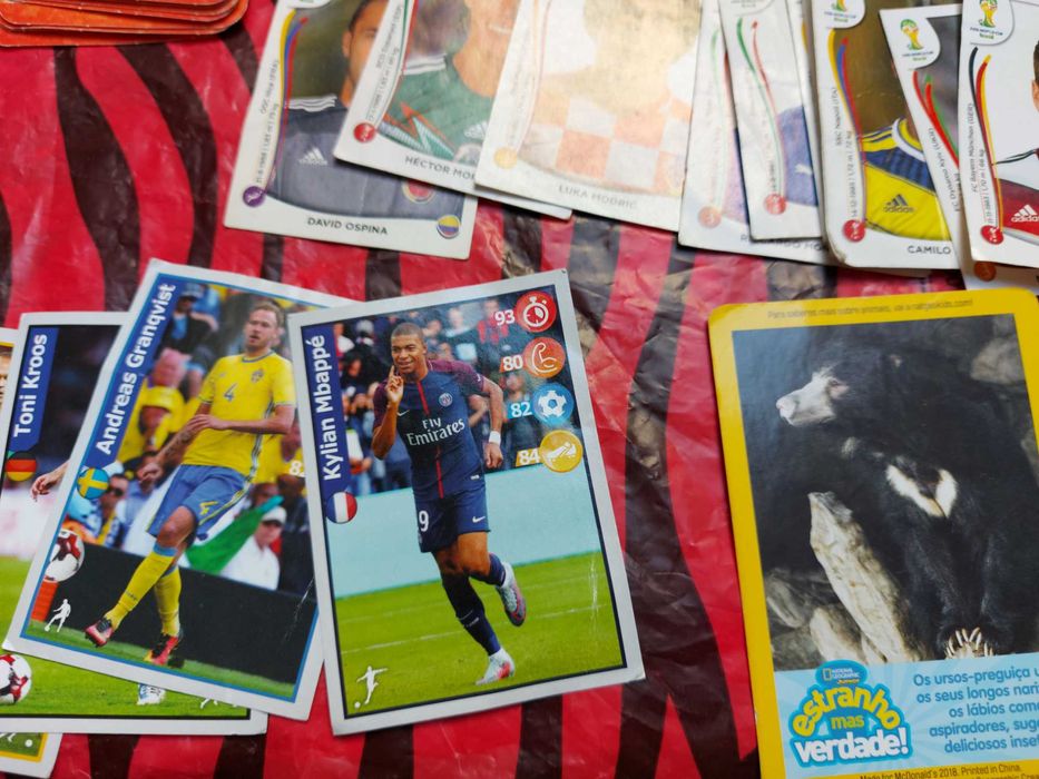 Cromos e cartas de coleções