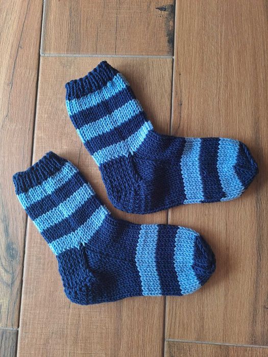 Meias em tricô feitas à mão