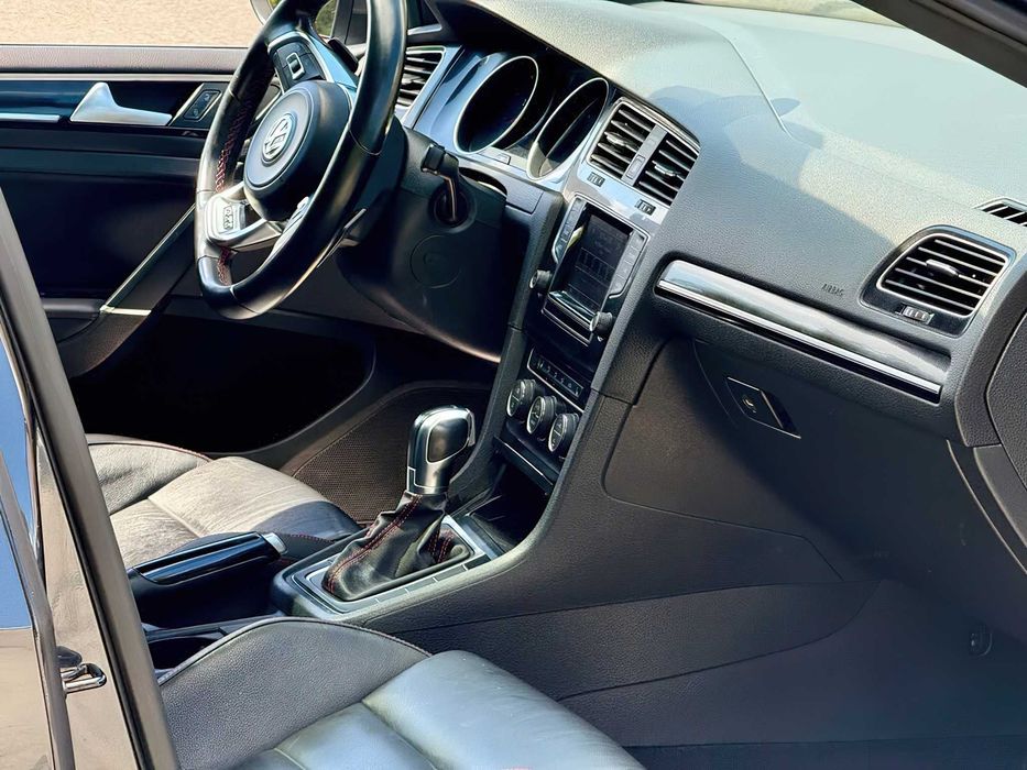 Volkswagen Golf GTI S      2015