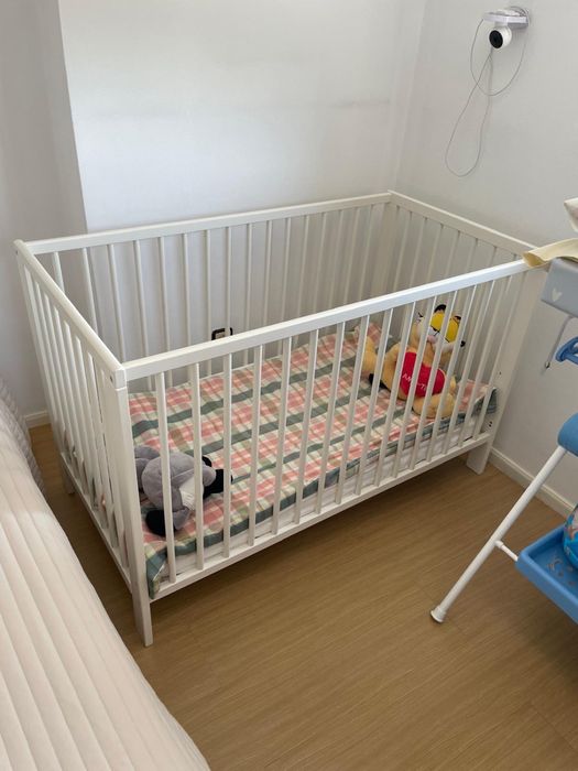 Berço Ikea branco + colchão