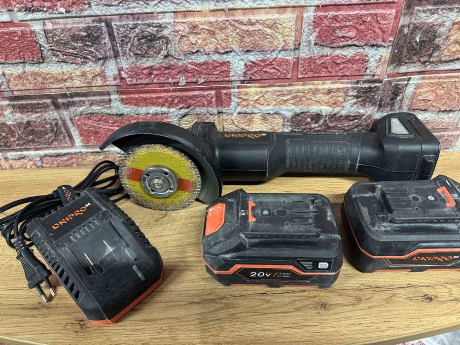 Акумуляторна шліфувальна машина Dnipro-M DGA-201BC Ultra